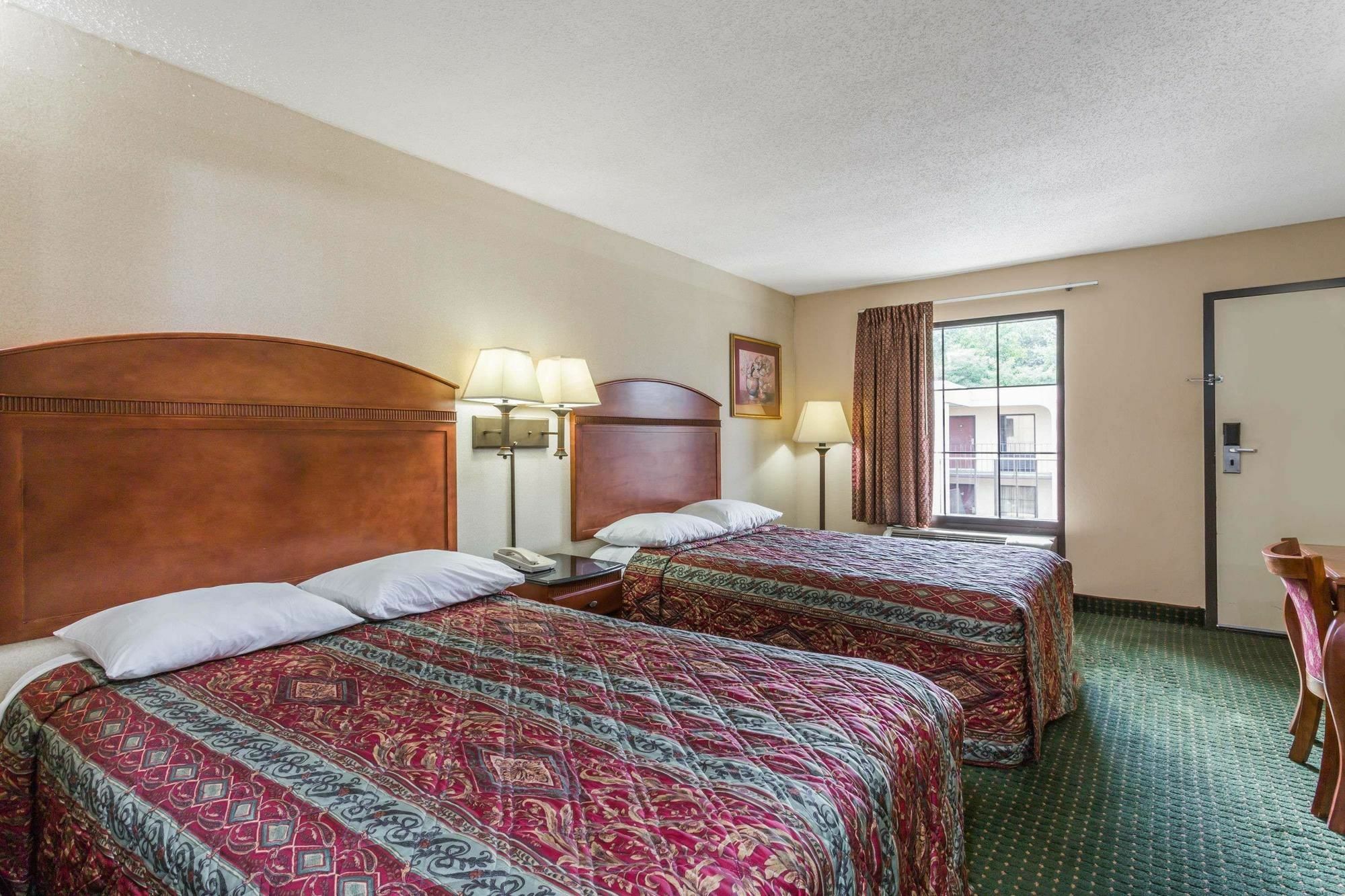 Days Inn By Wyndham Camp Springs Andrews Afb Exteriör bild